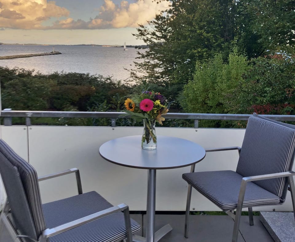 Natural landscape, Balcony/Terrace, Sea view