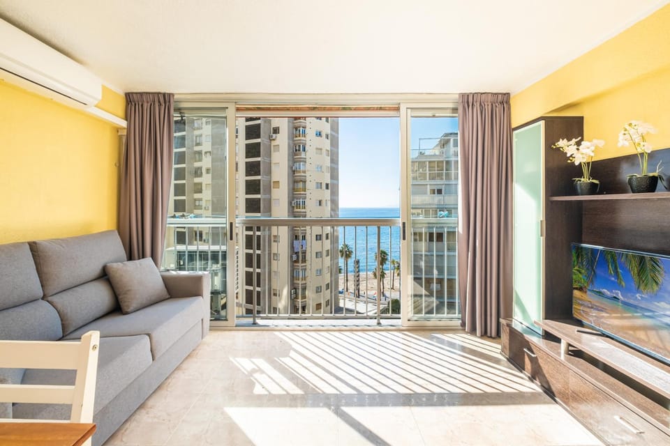 Day, TV and multimedia, View (from property/room), Living room, City view, Sea view