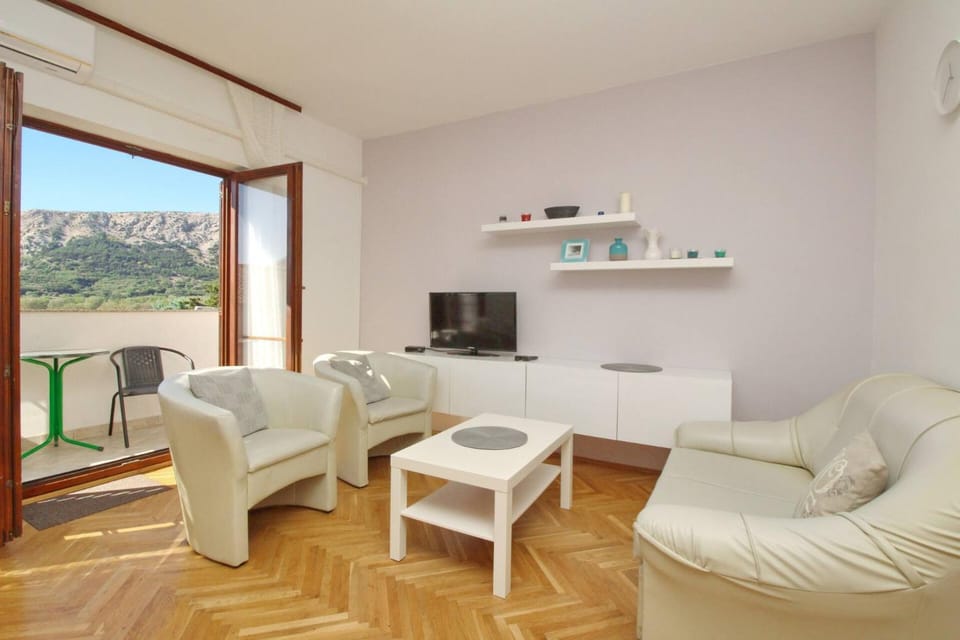 Living room, air conditioner