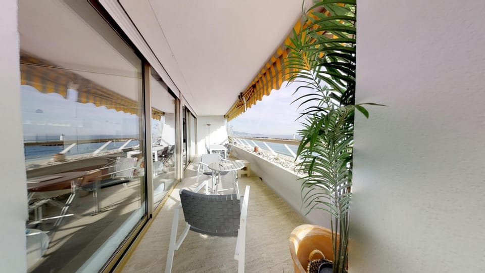 Patio, Balcony/Terrace, Dining area, Sea view