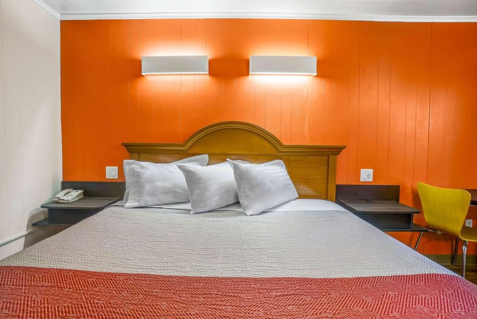 Photo of the whole room, Bedroom, On site