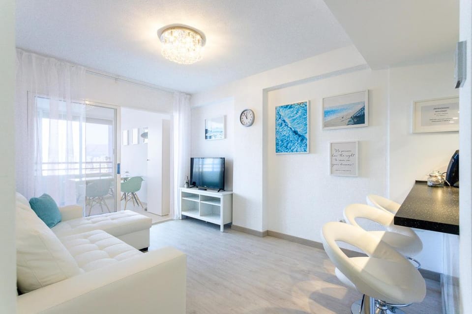 Communal lounge/ TV room, TV and multimedia, Living room, Seating area
