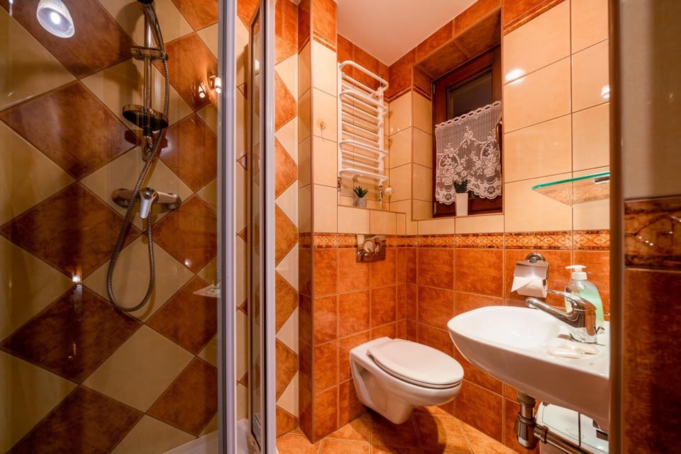 Shower, Bathroom, towels