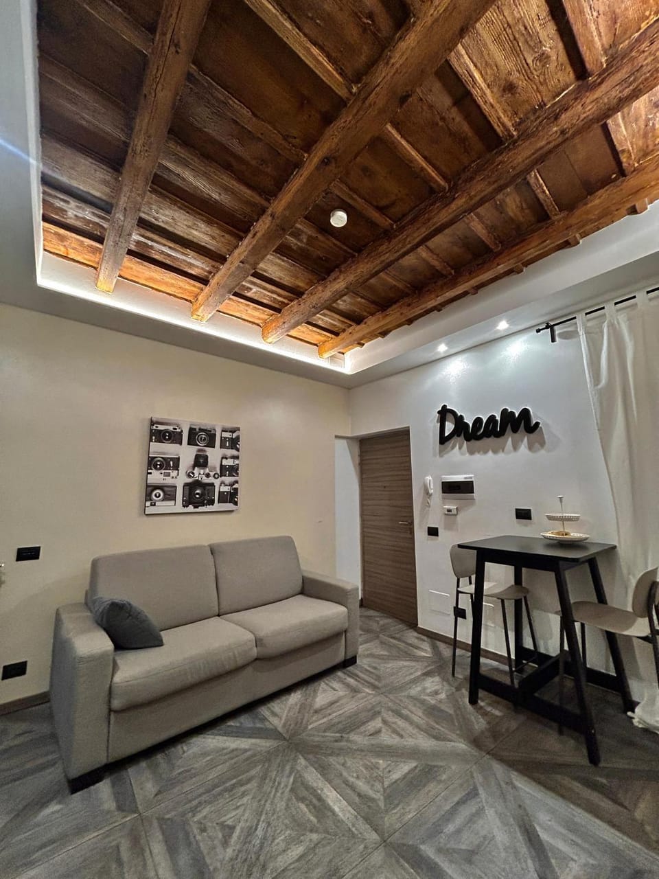 DaVinci Apartament near Duomo Apartment in Milan