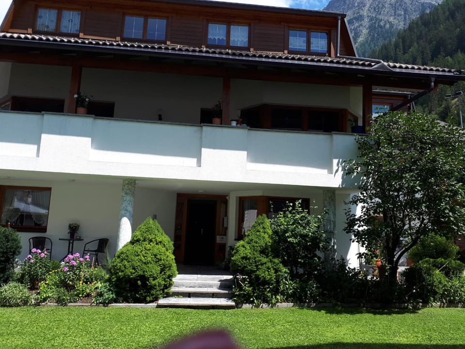 Property building, Garden view, Mountain view