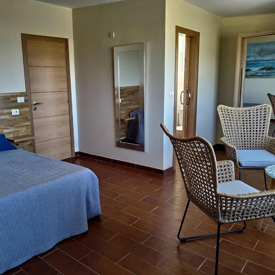 Bed, Photo of the whole room, Decorative detail, Beach, Sea view