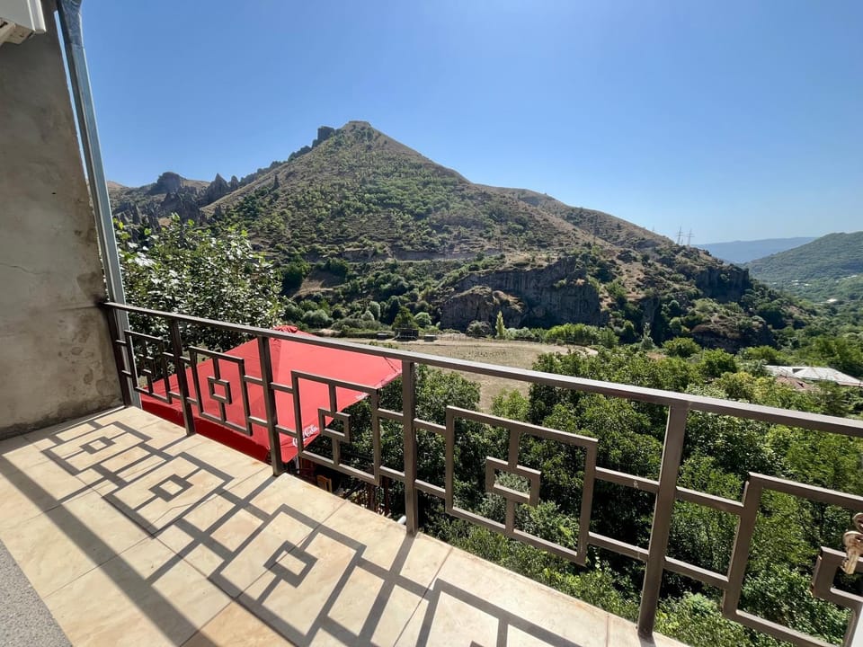 Balcony/Terrace, Mountain view