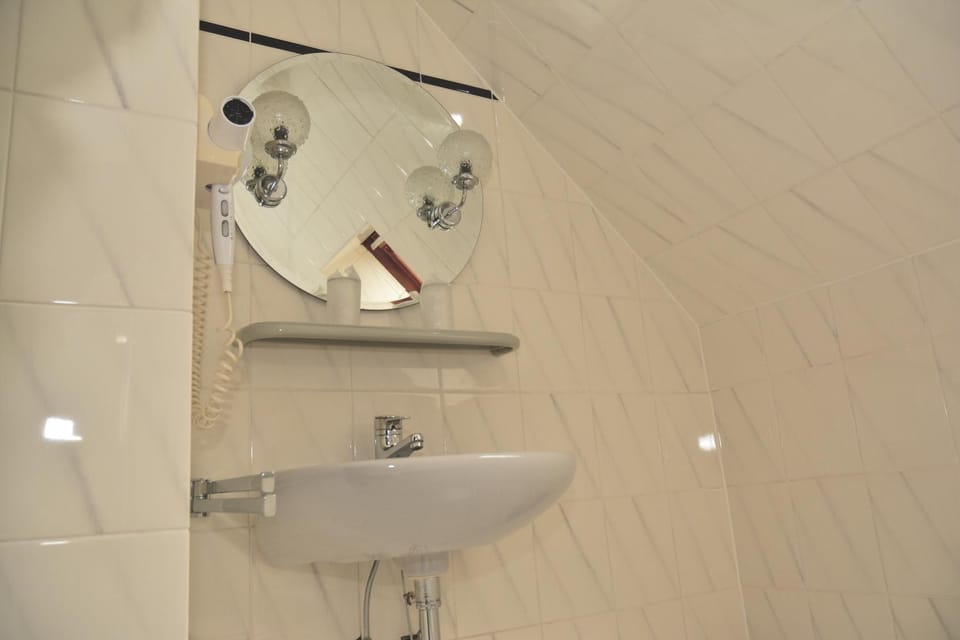Bathroom, Decorative detail