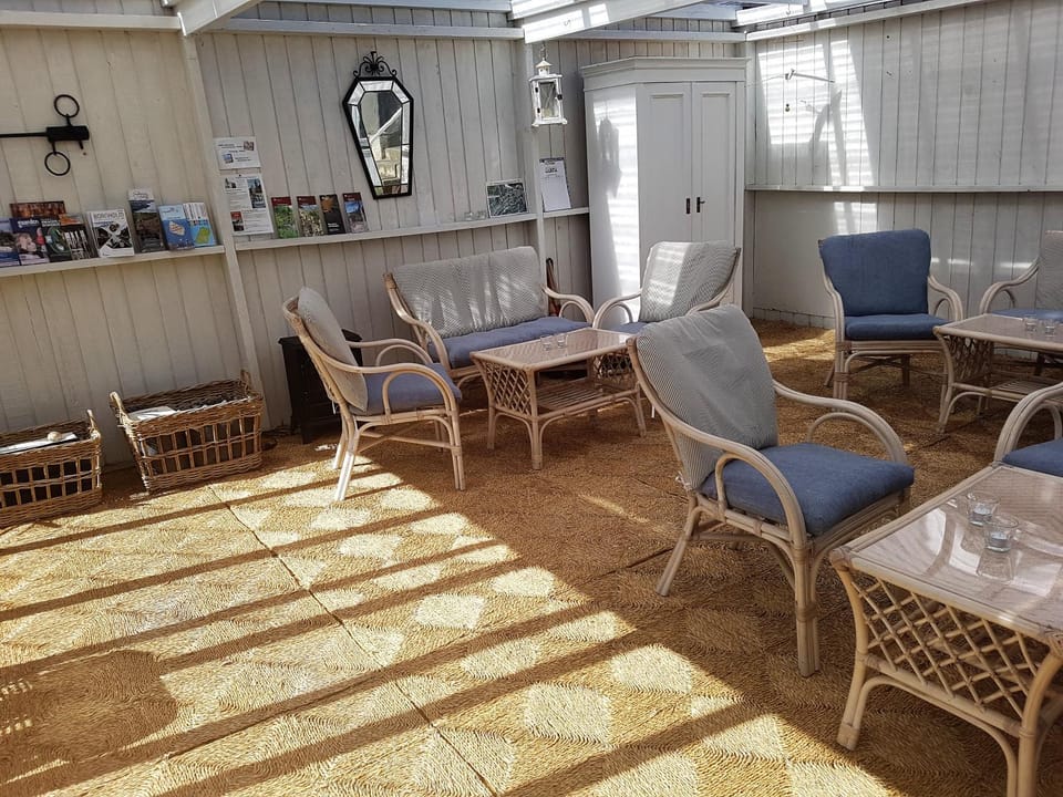 Communal lounge/ TV room, Lounge or bar