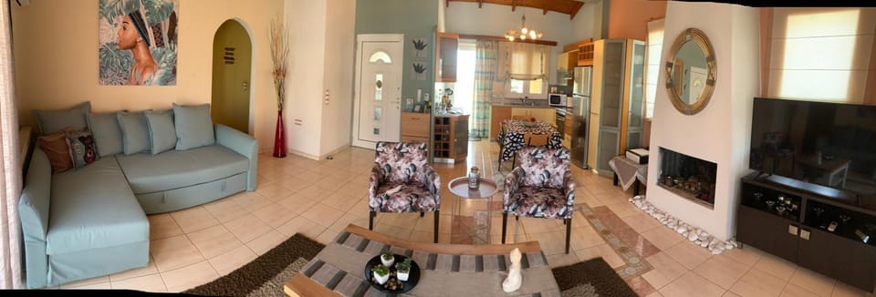 TV and multimedia, Seating area, Dining area