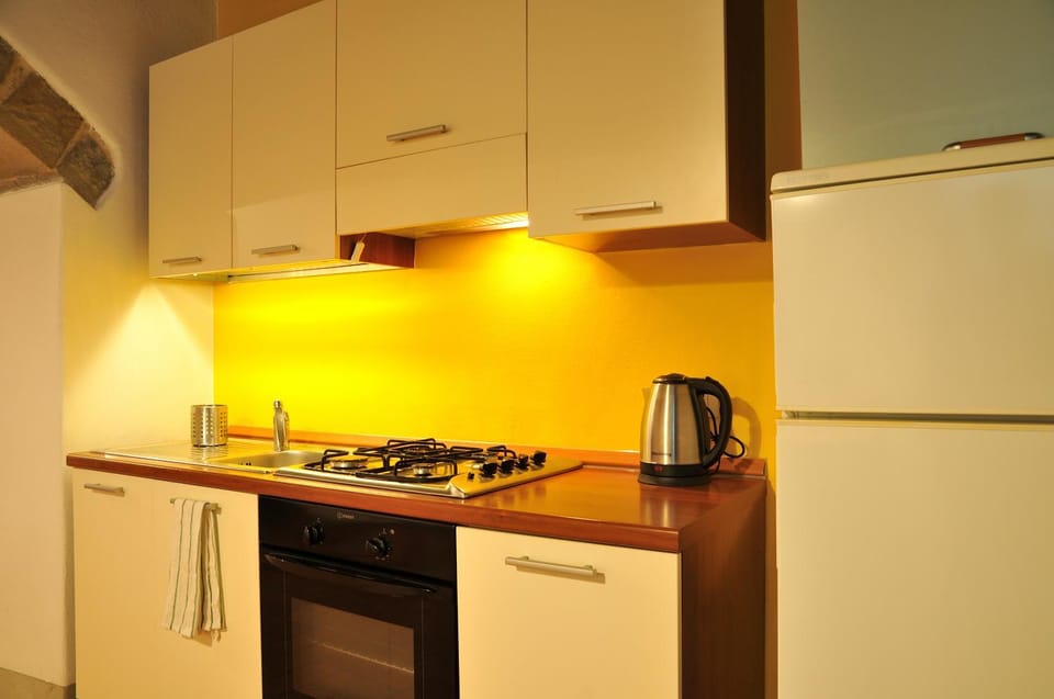 Coffee/tea facilities, Kitchen or kitchenette