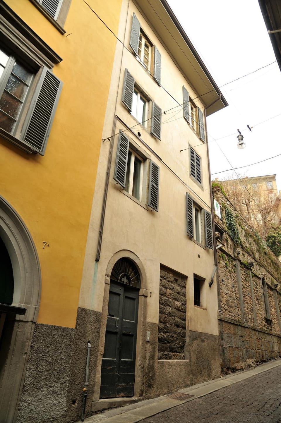 Facade/entrance