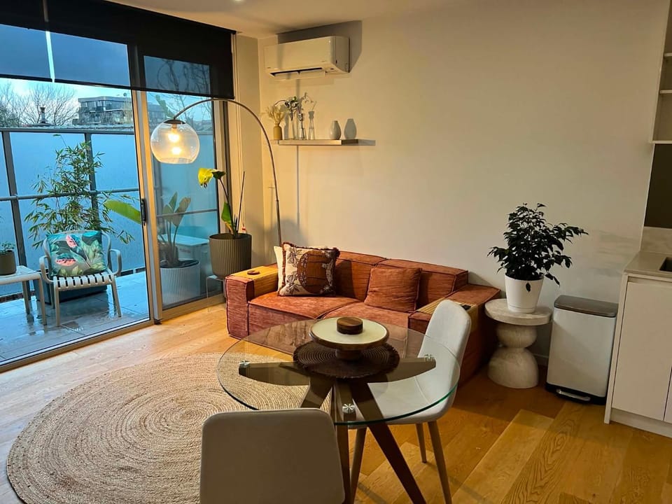 Centrepoint Units Heidelberg Apartment in Melbourne