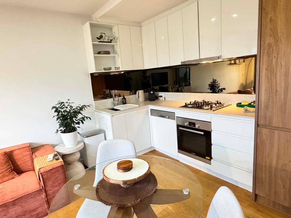 Centrepoint Units Heidelberg Apartment in Melbourne