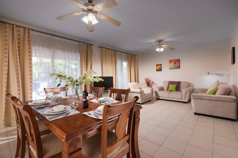 TV and multimedia, Living room, Dining area