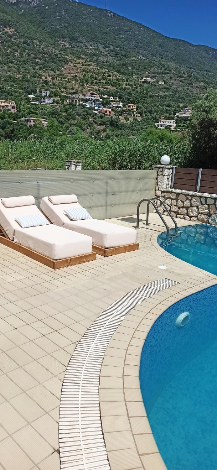 Pool view, Swimming pool, sunbed