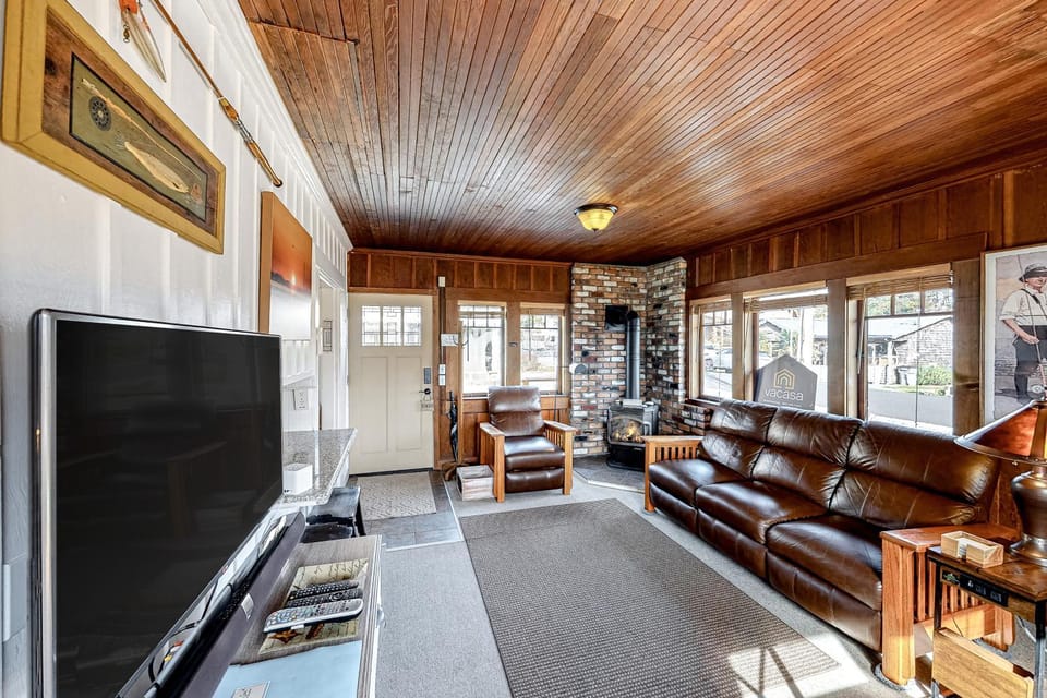 Cottage by the Sea (MCA #1213) House in Manzanita