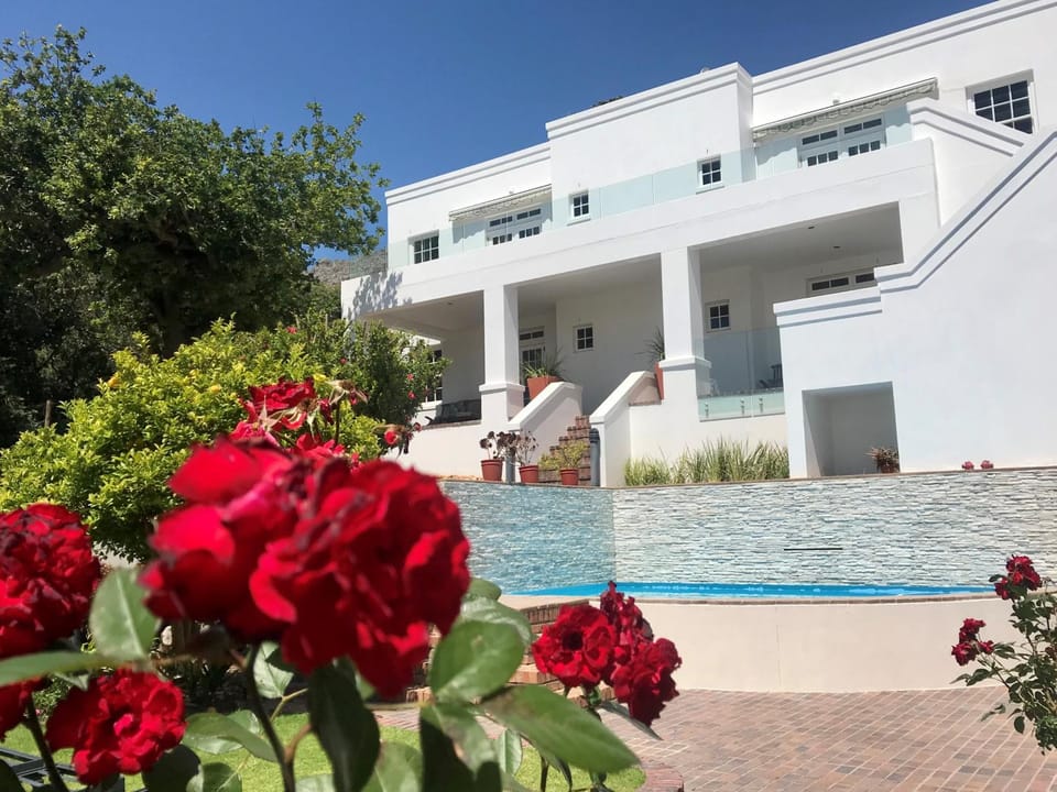 Property building, Pool view