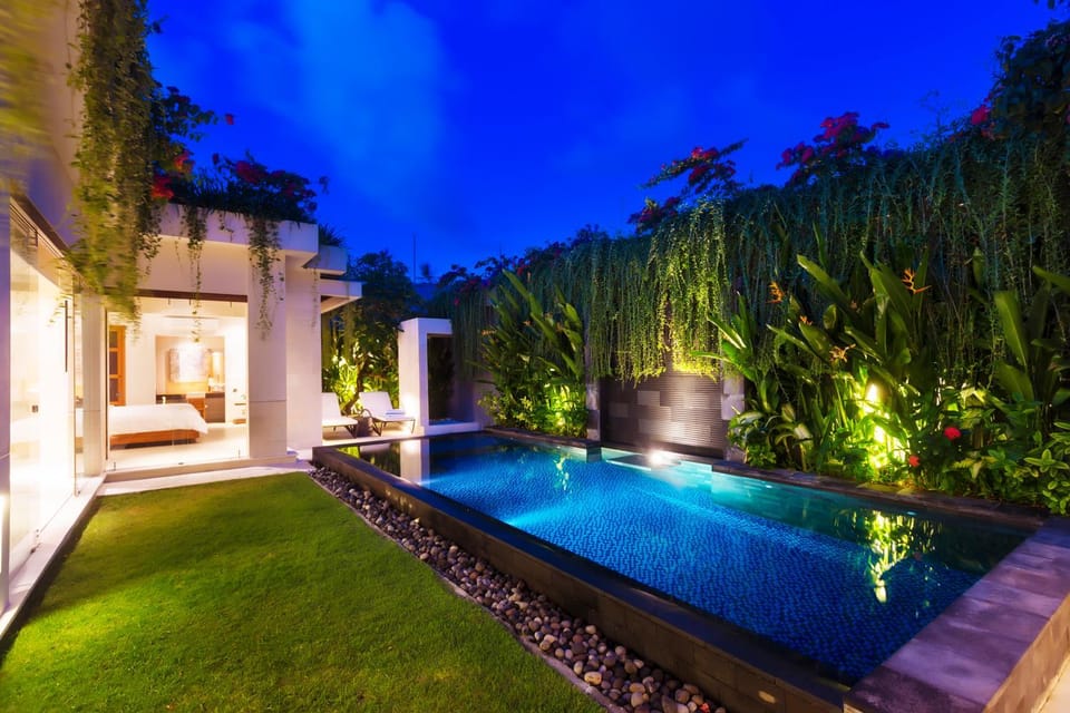 Swimming pool, Swimming pool