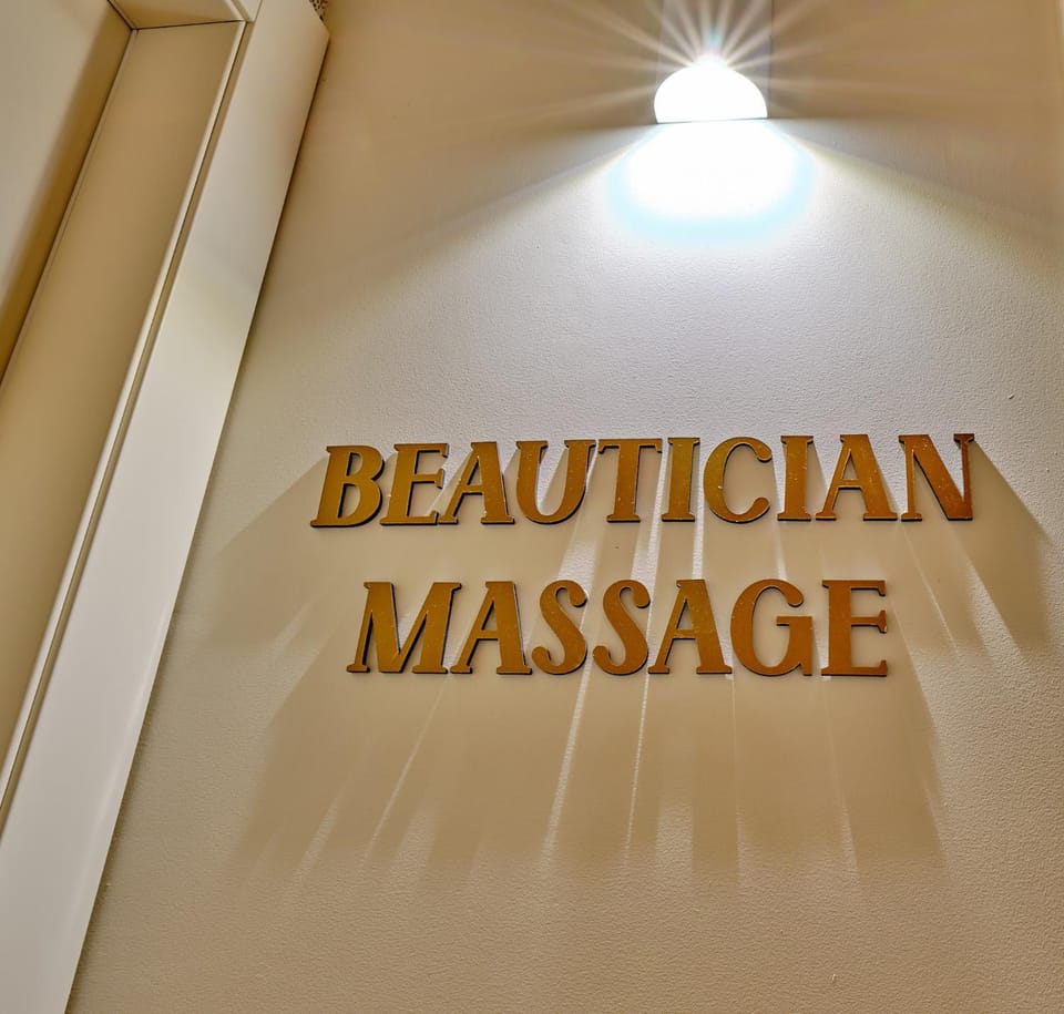 Massage, Spa and wellness centre/facilities