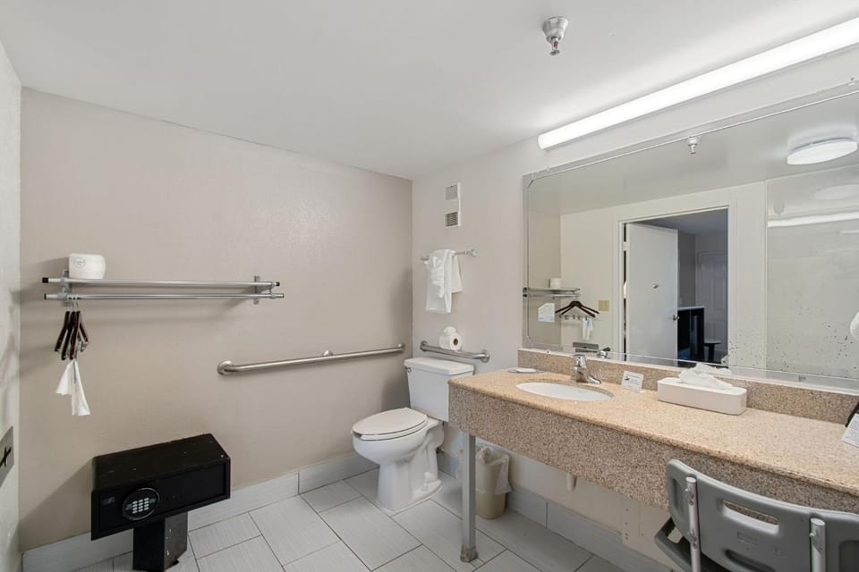 Toilet, Bathroom