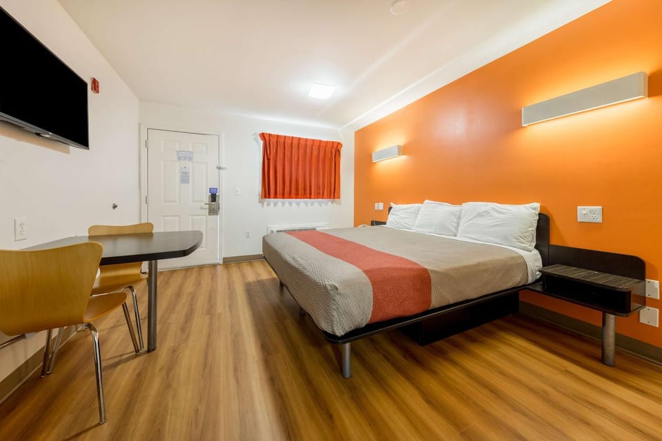 Photo of the whole room, On site