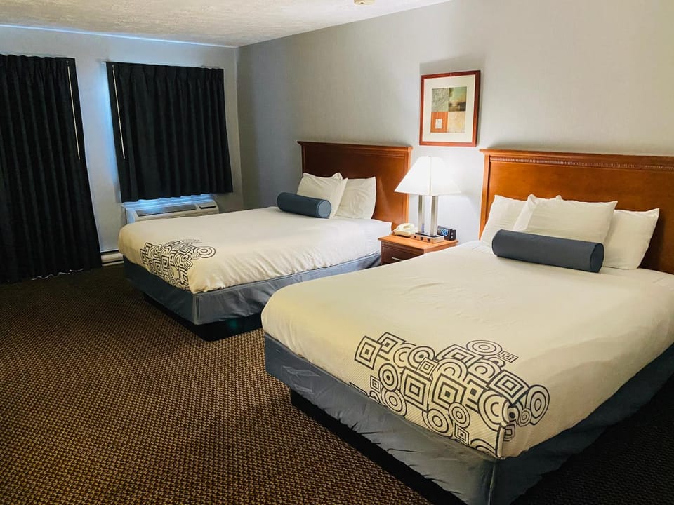 Fleetwood Inn Suites Motel in Michigan