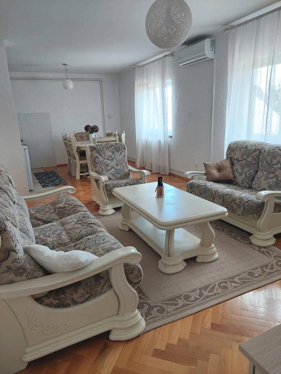 Seating area