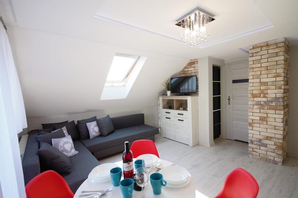 TV and multimedia, Kitchen or kitchenette, Living room, Seating area, Dining area, minibar, oven, pet friendly, stove