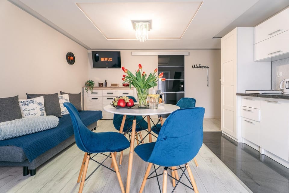 Kitchen or kitchenette, Living room, Seating area, Dining area, oven, pet friendly, stove