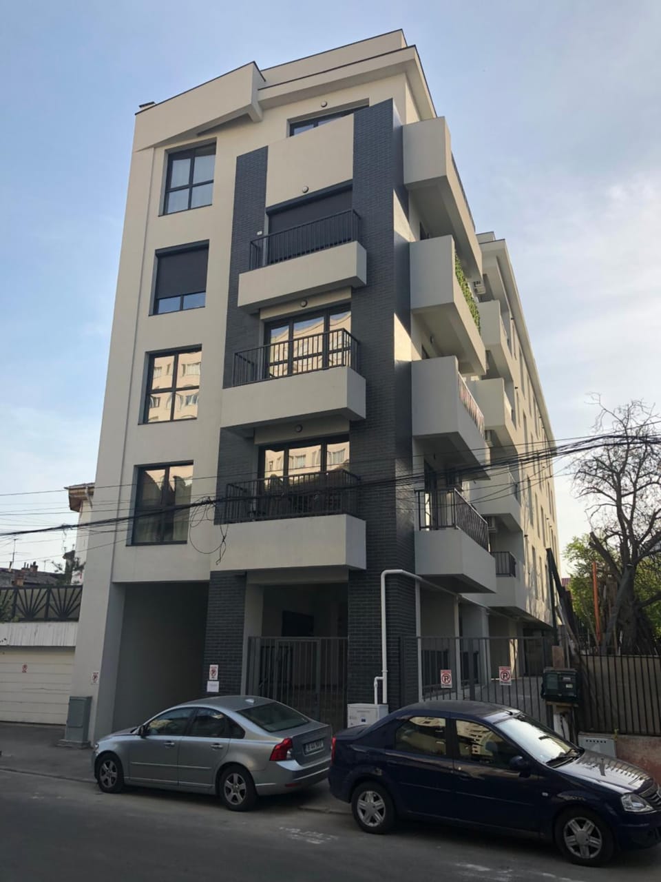 Property building, Facade/entrance, Bird's eye view, Floor plan