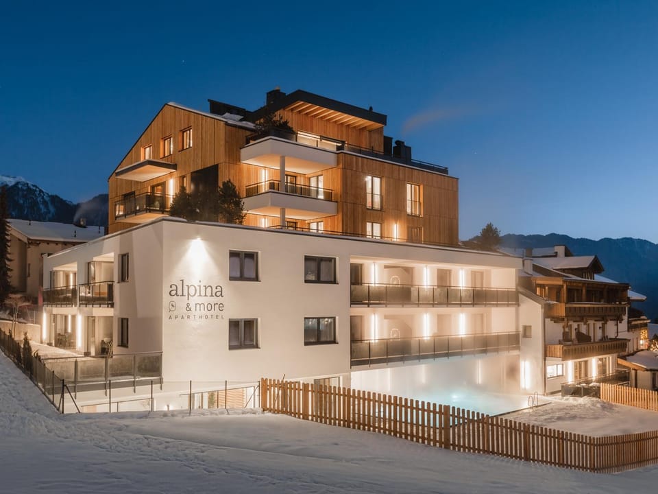 Property building, Winter, Spa and wellness centre/facilities