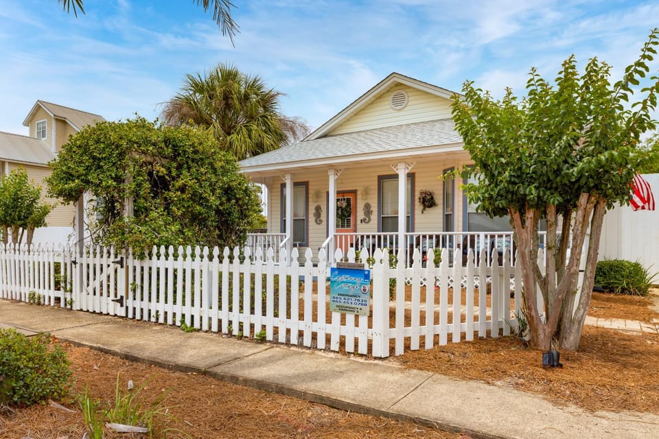 Castaway Cottage House in Destin
