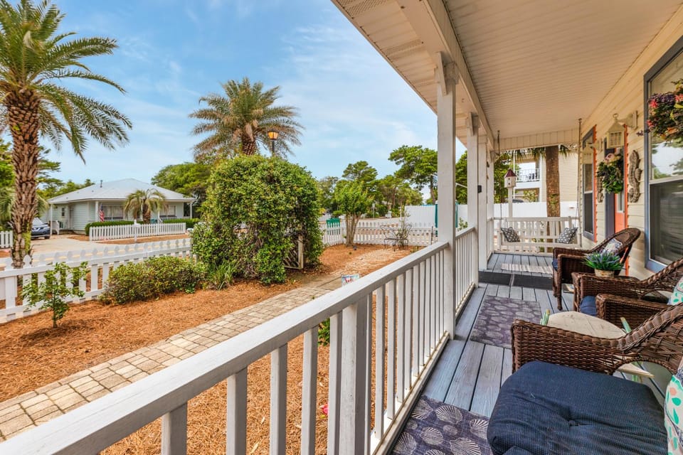 Castaway Cottage House in Destin