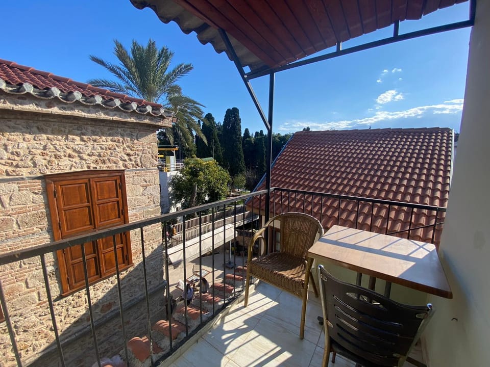 View (from property/room), Balcony/Terrace