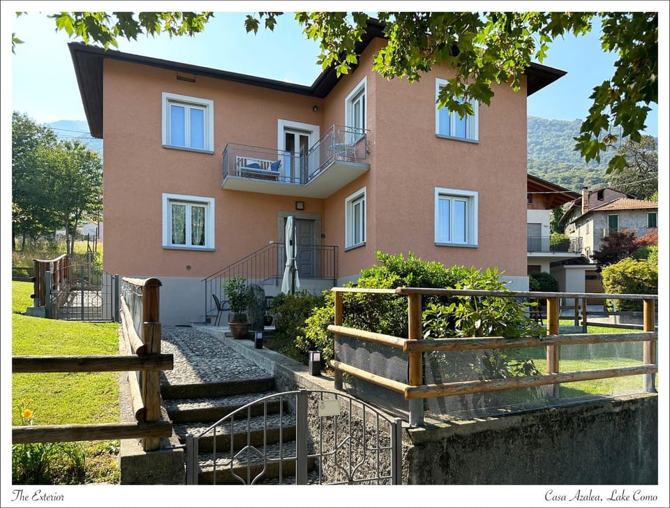 Property building, Spring, Day, Garden, Garden view