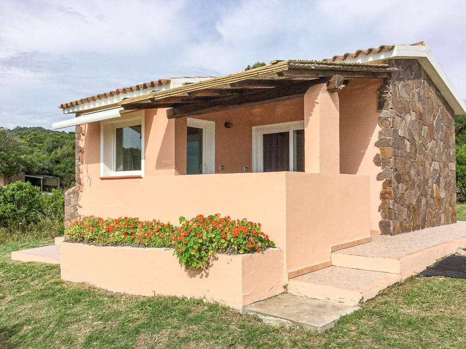 Property building, Day, Garden, Garden view