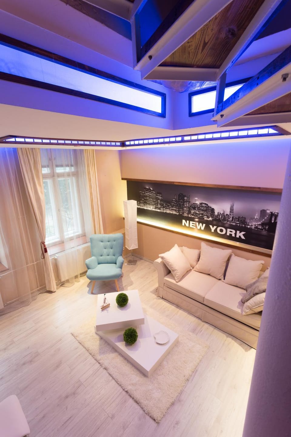 Communal lounge/ TV room