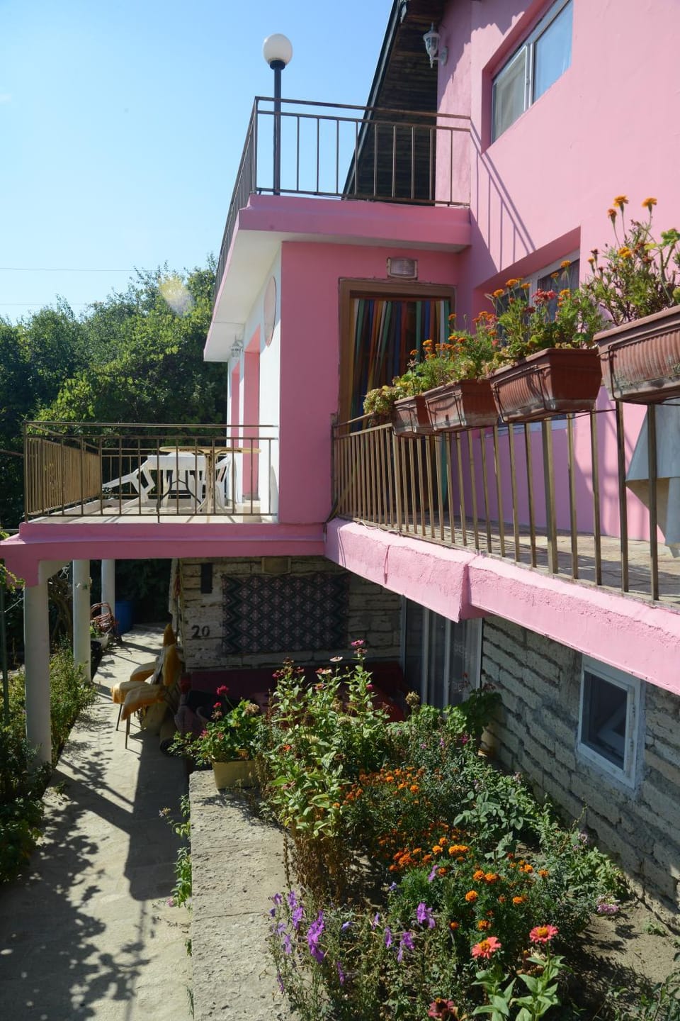 Facade/entrance