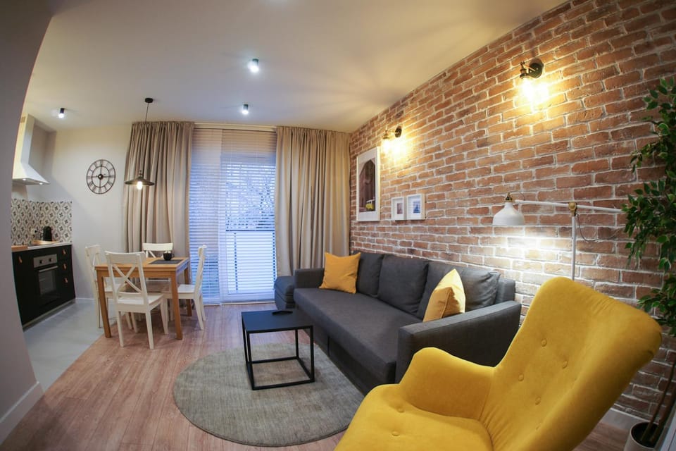 Kitchen or kitchenette, Seating area