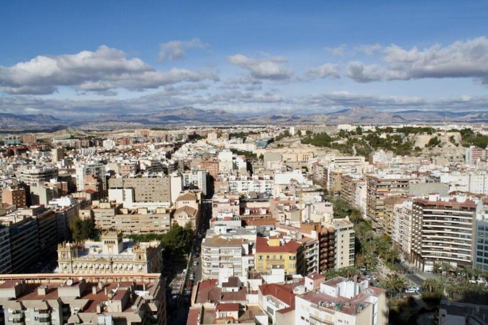 Property building, Nearby landmark, Day, Neighbourhood, Natural landscape, Bird's eye view, City view, Street view, Location