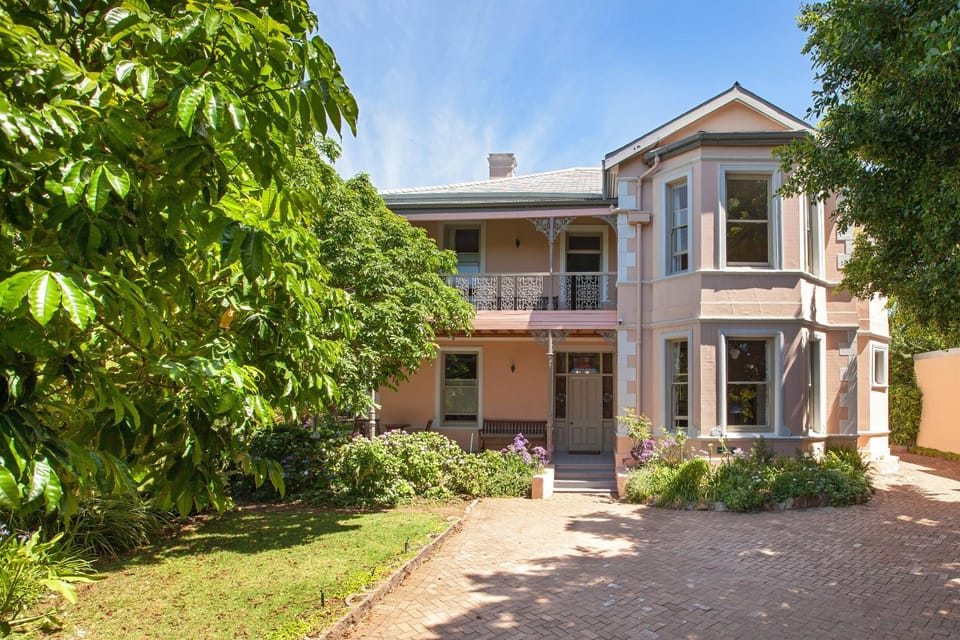 Facade/entrance, Garden