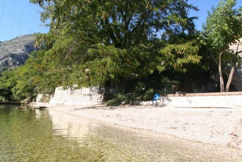 House on the beach House in Kotor Municipality
