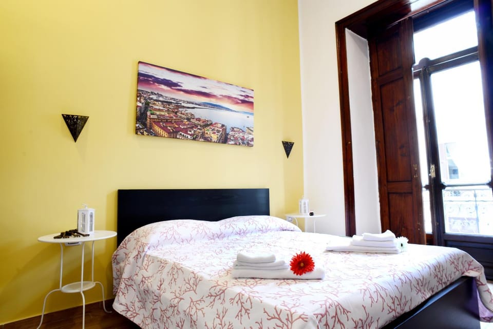 Bed, Photo of the whole room