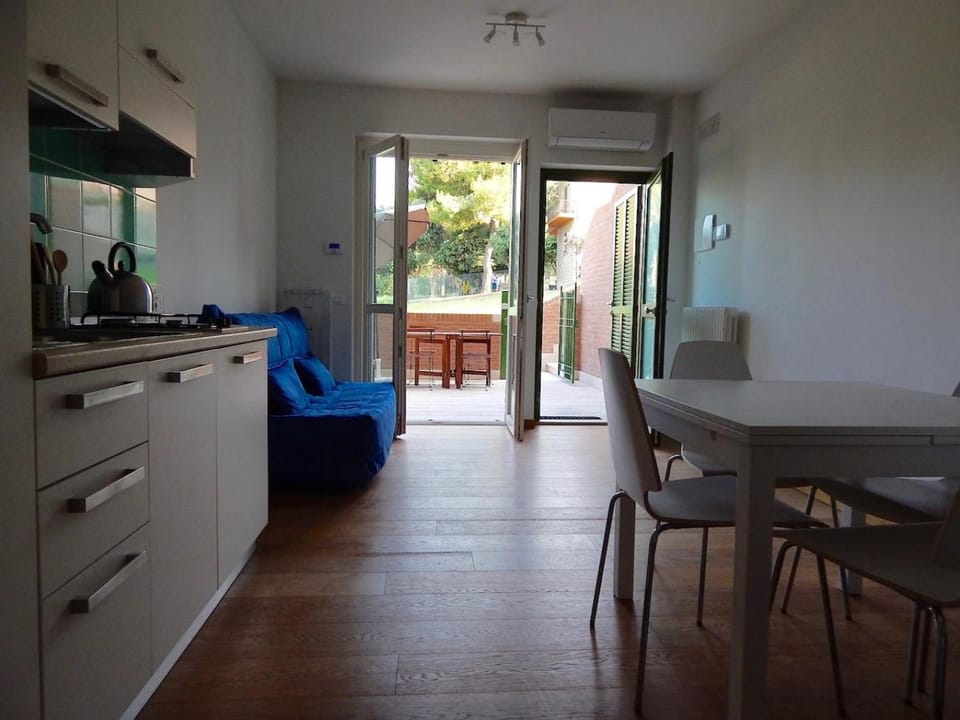 S127 - Sirolo, nuovissimo monolocale con terrazzo Apartment in Sirolo