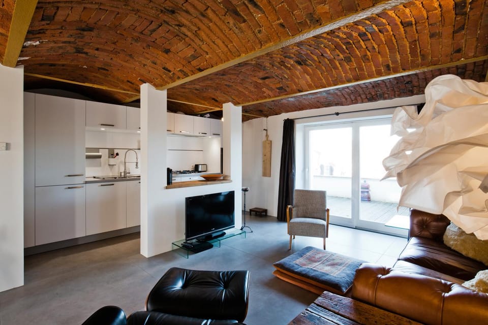 Kitchen or kitchenette, Living room