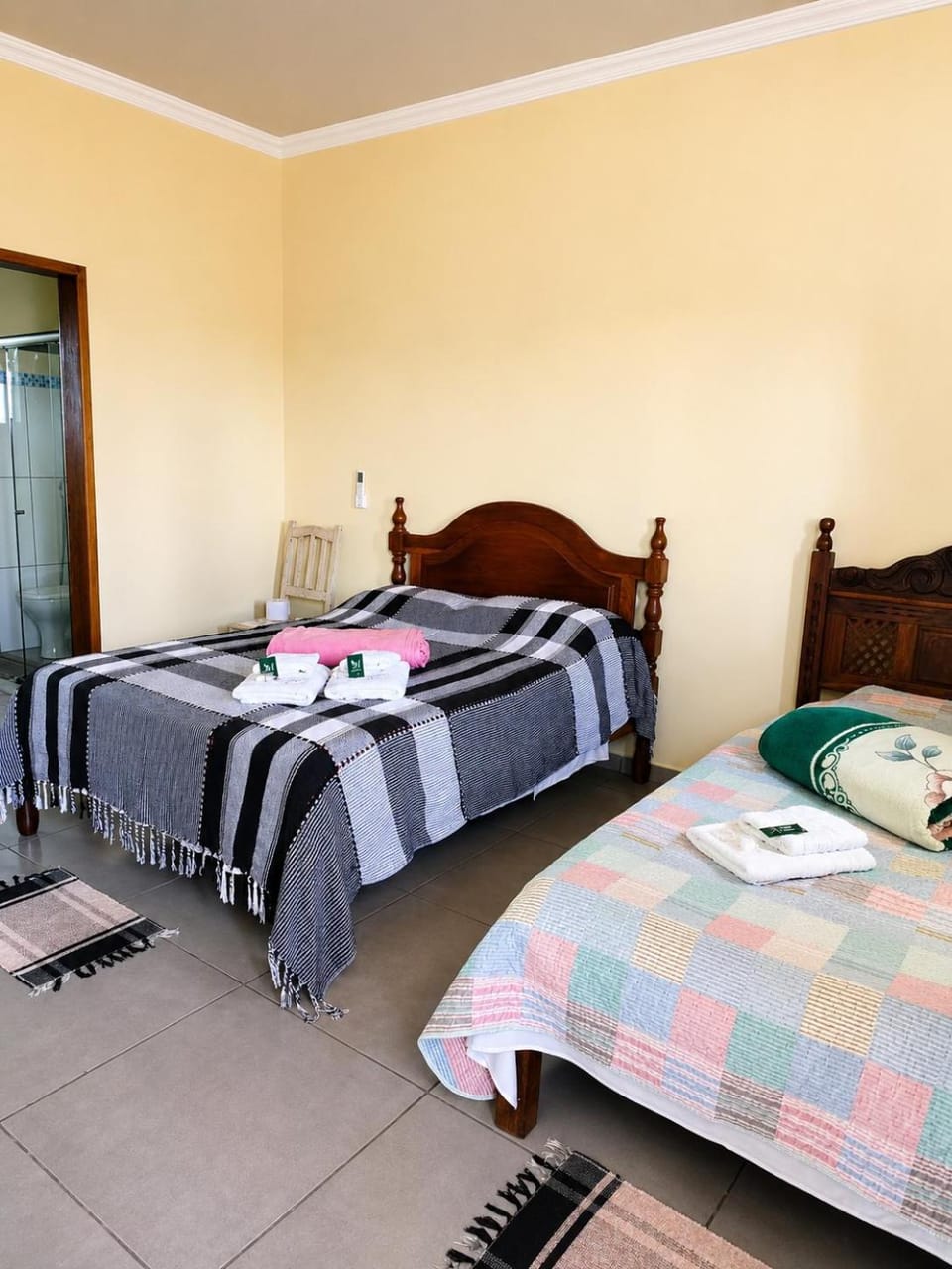 Bed, Bathroom, Bedroom, towels