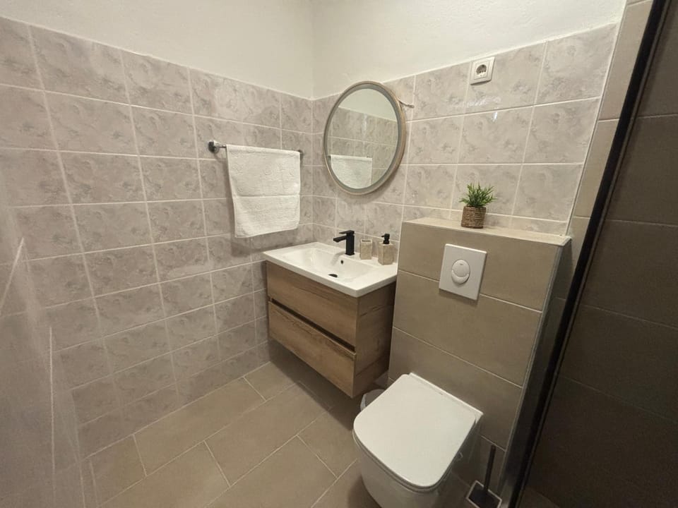 Apartmani Tomaš Bed and Breakfast in Tučepi