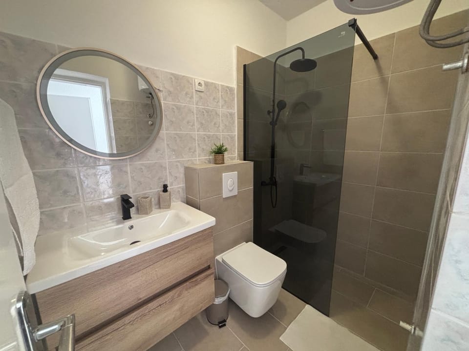 Apartmani Tomaš Bed and Breakfast in Tučepi
