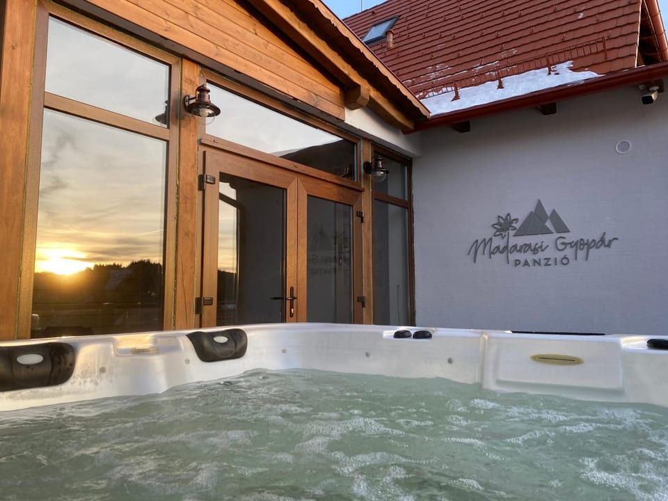Natural landscape, Hot Tub, Pool view